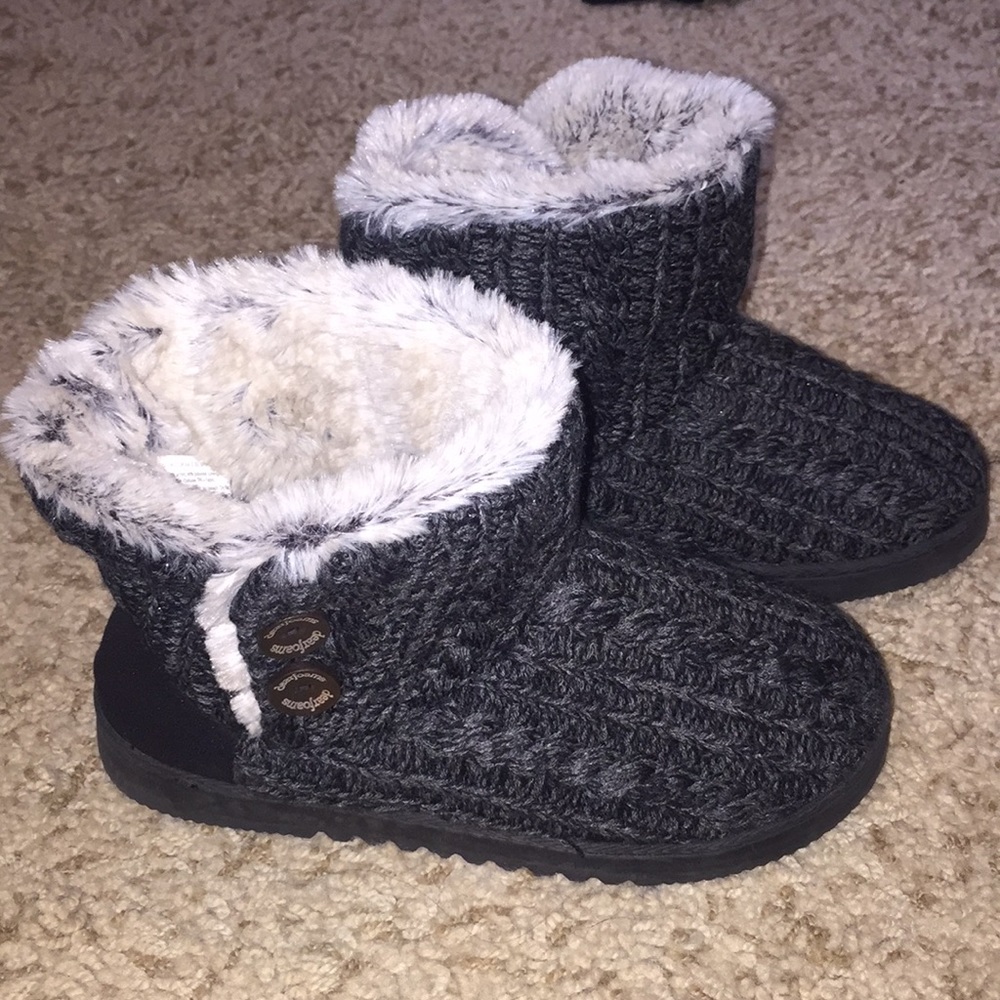 ANKLE BOOTS